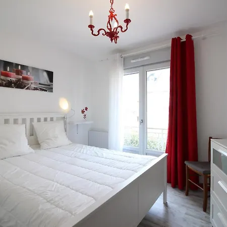 : Agreable T2 Avec Terrasse, Balcon Et Wifi - Proche Centre Et Thermes * La Bourboule