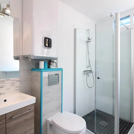: Agreable T2 Avec Terrasse, Balcon Et Wifi - Proche Centre Et Thermes - Fr-1-608-245 * La Bourboule