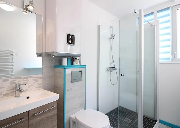 : T2 Avec Terrasse, Balcon Et Wifi - Proche Centre Et Thermes - Fr-1-608-245 * La Bourboule